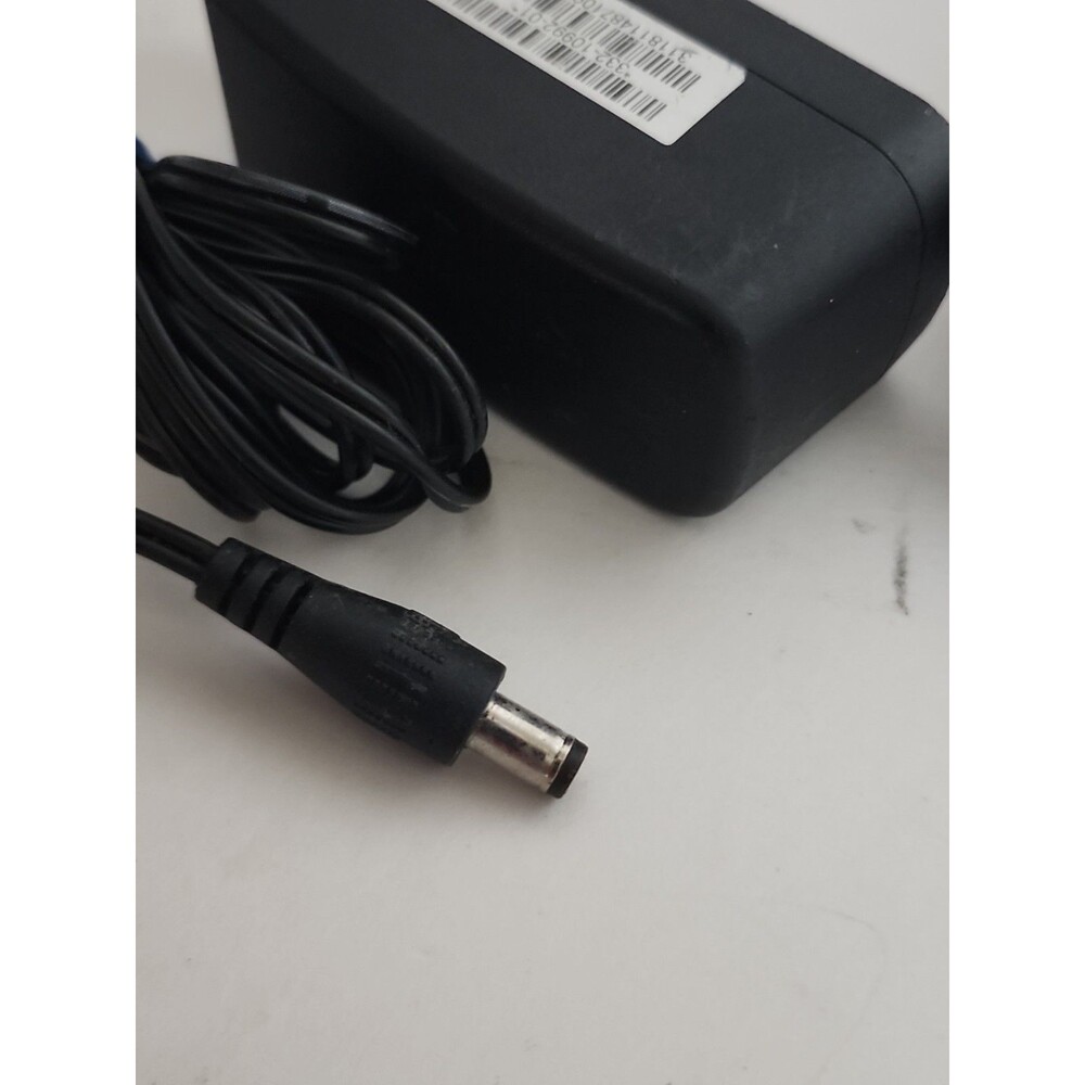 NETGEAR Ac1200 Dual Band WiFi Router Model C6220 Modern Wifi Router - Picture 2 of 6